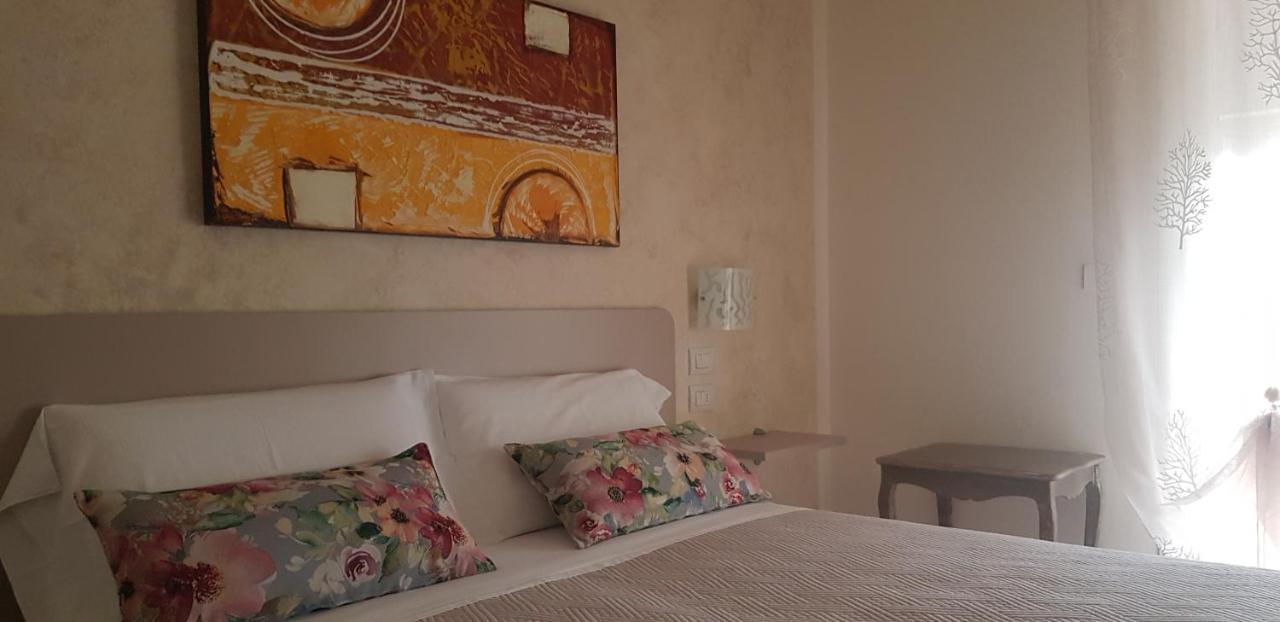 Hotel Margherita Meuble Sirmione Quarto foto
